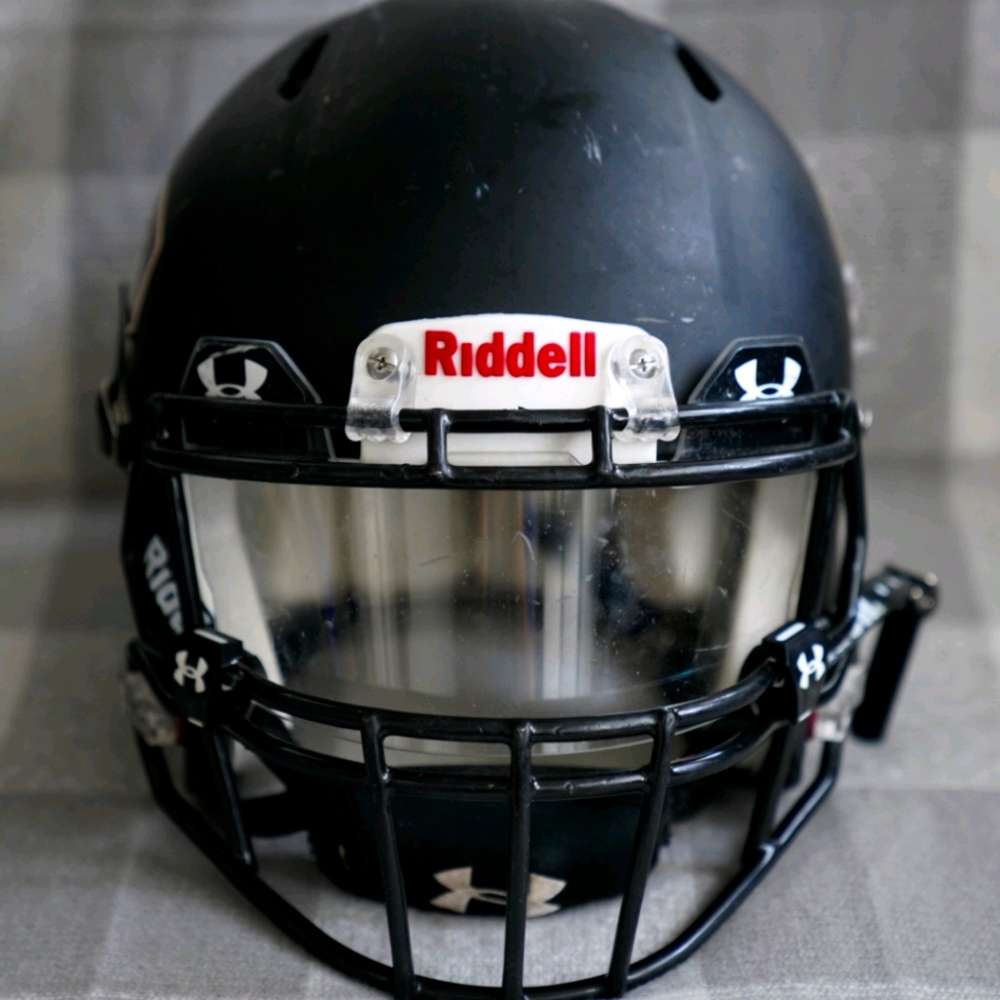 Adult Riddell XL football Helmet with UA Visor